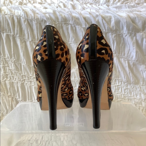 Vía Spiga Leopard Pumps - Picture 6 of 8